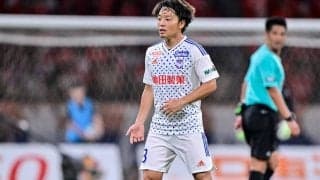 「サッカーと野球の二刀流か！」新潟のプレゼント企画に『高木善朗投手サイン入り硬式野球ボール』が登場してファン騒然！ ボールを握る写真に「投手！」と驚きの声