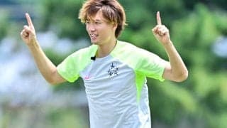 「バイエルン相手に決めた!!」日本代表DF板倉滉がドイツ王者相手に「技ありヘディング弾」決めた！ 味方のフリックボールを、相手GKが反応できない場所に狙い撃ち