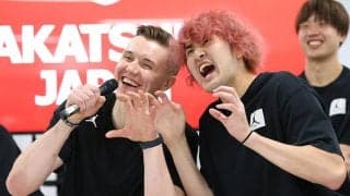 “赤髪”川真田の急成長に指揮官も笑顔…渡邊雄太「滋賀で大活躍することを願っています」