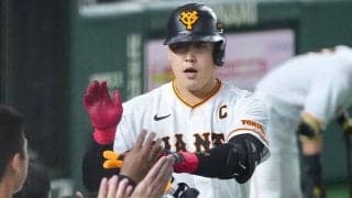 巨人・岡本和真が8月度「JERAセ・リーグAWARD」大賞　月間12HR…衝撃の1試合3発も