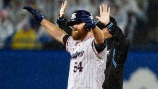 助っ人右腕がまさかのHR「衝撃的」　“ぶんまわしスイング”が「インパクト強すぎ」