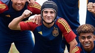 スペイン代表MFガビがヘッドギアを着用、痛々しい耳の負傷も「ちょっと鬱陶しいけど大丈夫」