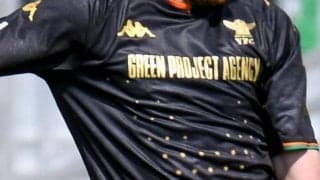 “サッカー界で最もファッショナブル”なヴェネツィアの3rdユニはゴンドラの船漕ぎをイメージ！白と黒のボーダーには「囚人服」を連想する人も