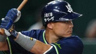 ヤクルト中村に頭部死球、バント構えもヘルメット直撃　DeNA森原は危険球退場