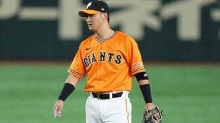 球場熱狂の超速反応は「守備で金を取れる」　捕球→即送球の神判断が「エグすぎる」