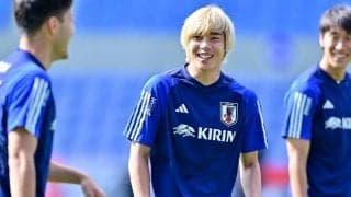 「最高にエモい」ゲンク公式が公開した伊東純也の“凱旋ショット”が「泣けちゃう」と大反響！「夜中にめっちゃいい写真」「これはやばい」の声