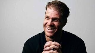 SNSを積極活用「喜んでサインするよ」　レオ新主砲が実感する日米ファンの“違い”