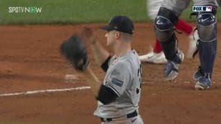 ガーン！ 野手の送球エラーにヤ軍投手が漫画のようなリアクション まさかの瞬間に同情の声相次ぐ