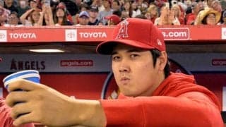 【MLB】大谷翔平登場でスタンドに“光”「同じことをする」　異様な光景に米注目「愛されている」