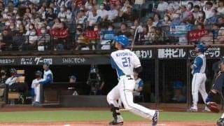 スタンドのファンが大興奮！球場をザワつかせる男 日本ハム・清宮の珍プレーを巻き起こした実況席“グランドスラム未遂弾”