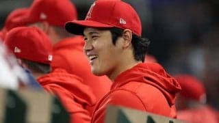 【MLB】大谷翔平、2試合連続でベンチに登場　チームメートと談笑…ファン一斉に写真撮影