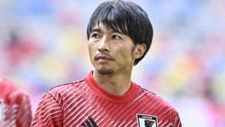 「香川とのタッチ。激アツ」J1鹿島の柴崎岳が途中出場で『カシマスタジアム』に復帰！ ピッチ上で見られた香川真司との再会に「胸熱」とファン感激