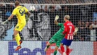 「漫画じゃん」「ヤバすぎる」衝撃のゴール！鎌田大地の同僚・守護神が後半ATにパーフェクトなヘディング弾でドローに持ち込む「これは相当興奮する」