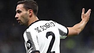 ユベントスに朗報！長期離脱中のデ・シリオがボールを使った練習を再開