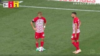 どっちが蹴るのか？→まさかの展開へ “恐怖の左足”堂安律の動きに注目！ 狙い通りの「技ありセットプレー」が炸裂した瞬間