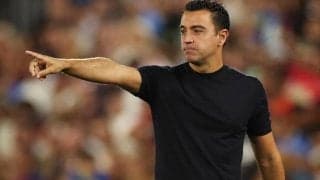 バルサ指揮官チャビが2025年夏までの新契約にサイン！　1年延長OP付き