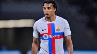 「なんで持ってるのw」バルセロナの仏代表DFが「日本代表ウエア着用」でラ・リーガの試合に登場、脅威の3万いいね！「オシャレすぎんか。笑」「何でも似合う」の声