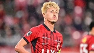 「ヘディングのボールがループシュート」J1鹿島・鈴木優磨が「ジャンプせずに冷静なヘディング」でゴールを決める！「技術たかい」「利き足のような頭」と称賛集まる