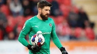 結婚からわずか3カ月、元アーセナルGKが妻の他界を報告「いつまでも、あなたを愛している」