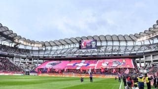 「ツーショット、めっちゃかわいすぎる」鹿島vs横浜FMの大一番で実現したユニフォーム姿の“アイドル2ショット”が話題！「どっちを応援したらいいのか迷う…」の声