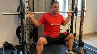 筋トレ博士が伝授！内腿・ハムに効くワイドスクワット法