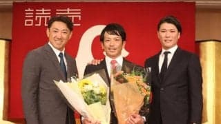巨人・松田宣浩引退会見　坂本、内川氏「盟友」のサプライズ登場に涙