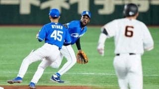 「まじでうめぇ」　素手キャッチからの瞬間送球…中日の“新二遊間”が「アライバやん」