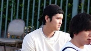 【MLB】大谷翔平、私服姿も…包帯グルグル巻き「痛々しい」　久々登場に「涙出ちゃう」