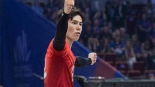 若き大砲・髙橋藍の魅せた“背面ショット”に世界が驚嘆！ 海外解説者は「まさに魔法だ！ 華麗な天才技」と熱狂【男子バレー】
