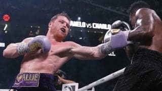 「最盛期を彷彿とさせた」世紀の4団体王者対決を制した、衰え知らずのカネロに絶賛の嵐「あまりに簡単すぎた」