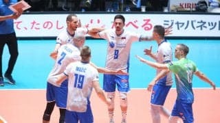 スロベニアの37歳ペアに要警戒。同志の思いを胸に戦う司令塔と、パイエンクが語る日本への警戒「アメリカよりも速さがある」