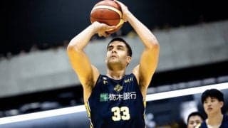 宇都宮のギャビン・エドワーズが群馬との開幕戦でB1通算2500リバウンドを達成