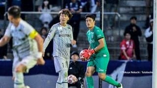 川崎GKチョン・ソンリョンが明かす、マルシーニョとの試合前の会話。「狙ってくれ」「準備しておいてくれ」と頼まれ、見事なアシストパスを通す