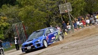 WRCジャパンの開催地周辺小学校で新井敏弘と槻島ももがラリー教室開催