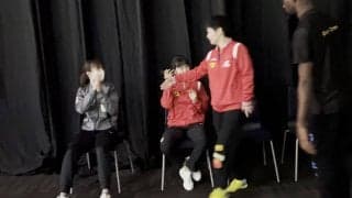 【オフショット】健闘を讃える 早田ひなと孫穎莎 世界卓球2023 女子シングル表彰式前の裏側