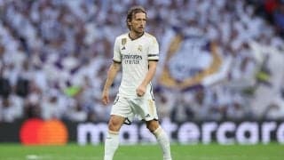 出場機会減少中の38歳モドリッチが葛藤を吐露 「いつだってプレーしたいし、休みも望んでいない」