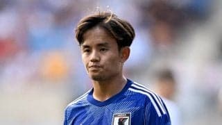 「代表が強くなった理由がわかったわ」ハーフタイムで森保一監督と密談する久保建英の姿が話題に「タケ監督！」