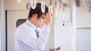 「通勤時間がしんどい」ならコレ試してみて！500人が答えた快適な過ごし方とは