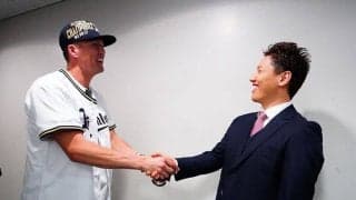 「オリユニも似合うやん」　吉田正尚と再会で満面笑み…ヌートバーが「違和感ゼロ」