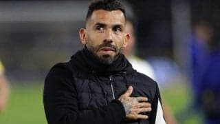 テベス監督が自宅で意識を失い転倒…緊急搬送で左眉を縫うも試合を指揮の超人ぶり