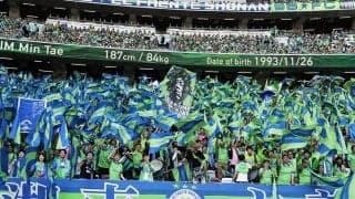 湘南ベルマーレはなぜJ2に落ちそうで落ちない？　元Ｊリーガー坂本紘司社長が語る「サッカーの世界基準」を読み解く力