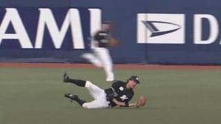 地面スレスレ打球を超絶好捕…ロッテ救った美守は「エグい」「年俸1億円くらい上げて」