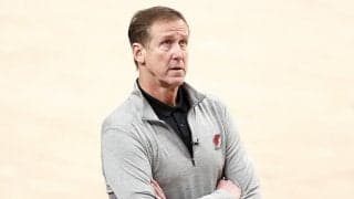 元ブレイザーズ指揮官として今オフにバックスのACとなったテリー・ストッツが辞任