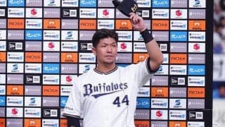 左足負傷中の首位打者が見せた意地　緊迫の代打に効いた…指揮官がささやいた一言