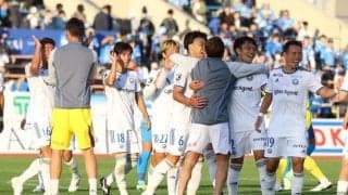 FC町田ゼルビアが“3度目の正直”で悲願のJ1昇格！引退発表の太田宏介がキャプテンマークでスタメン出場！