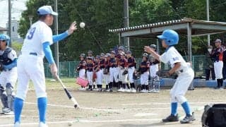 試合前ノックで相手に「ナイススロー！」　“異例”声掛け浸透…地域に根付く「野球の本質」