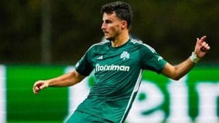 爆竹投げ込まれパナシナイコスDFが意識朦朧、倒れ込み病院へ搬送…問題続きの“ギリシャ・ダービー”は中止に