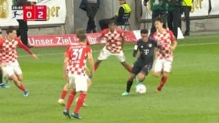 「メッシかよ！」「バケモノだ」 5人を抜き去る“超絶ドリブル”がエグすぎる　止められないドイツの神童・ムシアラが1人で守備陣を完全崩壊させた瞬間