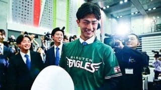 ドラ1左腕が「空から降ってきた」　手荒い祝福にファン困惑「映画みたい」