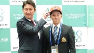 ド派手な“顔面うちわ”が「可愛すぎる」　アイドル化した新井監督は「誰が作った」